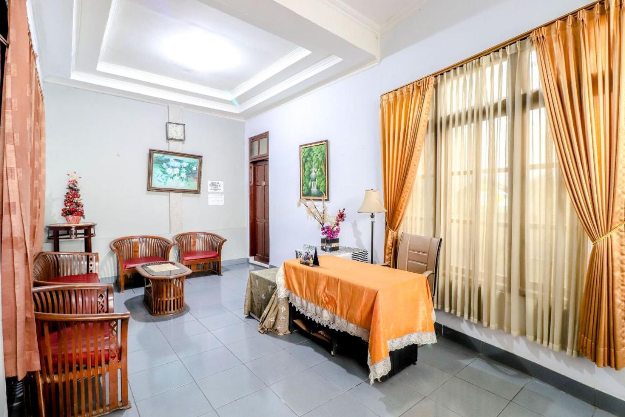 Golden Inn 1 Yogyakarta Ngoại thất bức ảnh